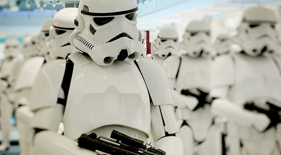 降息迫在眉睫!英国央行如何应对通胀上升与高工资问题