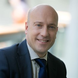 香港证监会黄天佑:中资基金在香港市场占比仅9%,提升潜力巨大